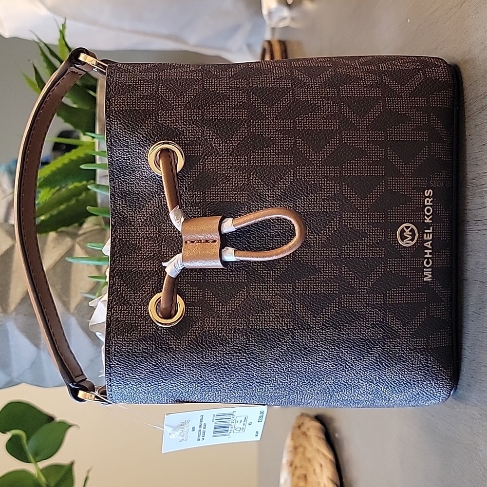 Michael Kors Small Suri Bucket Crossbody Bag